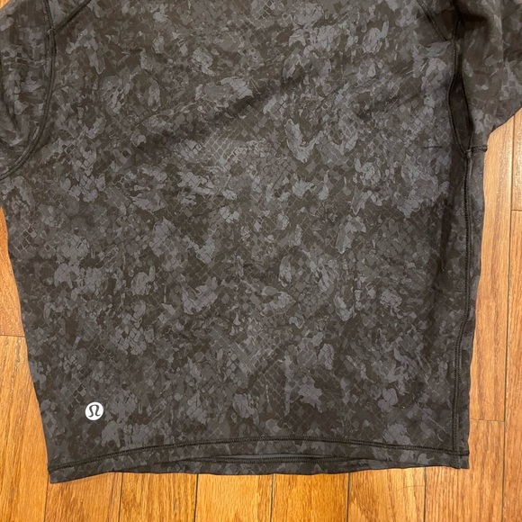 Lululemon 2 Long Sleeve Top - Picture 3 of 3